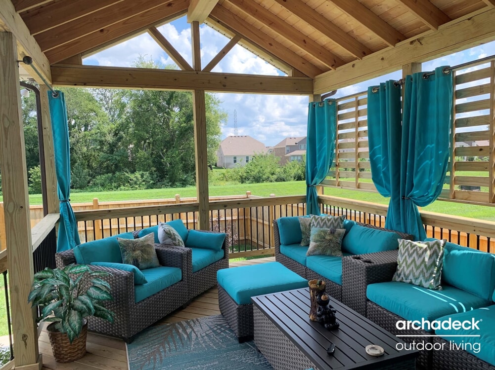 sitting area on porch in Nashville